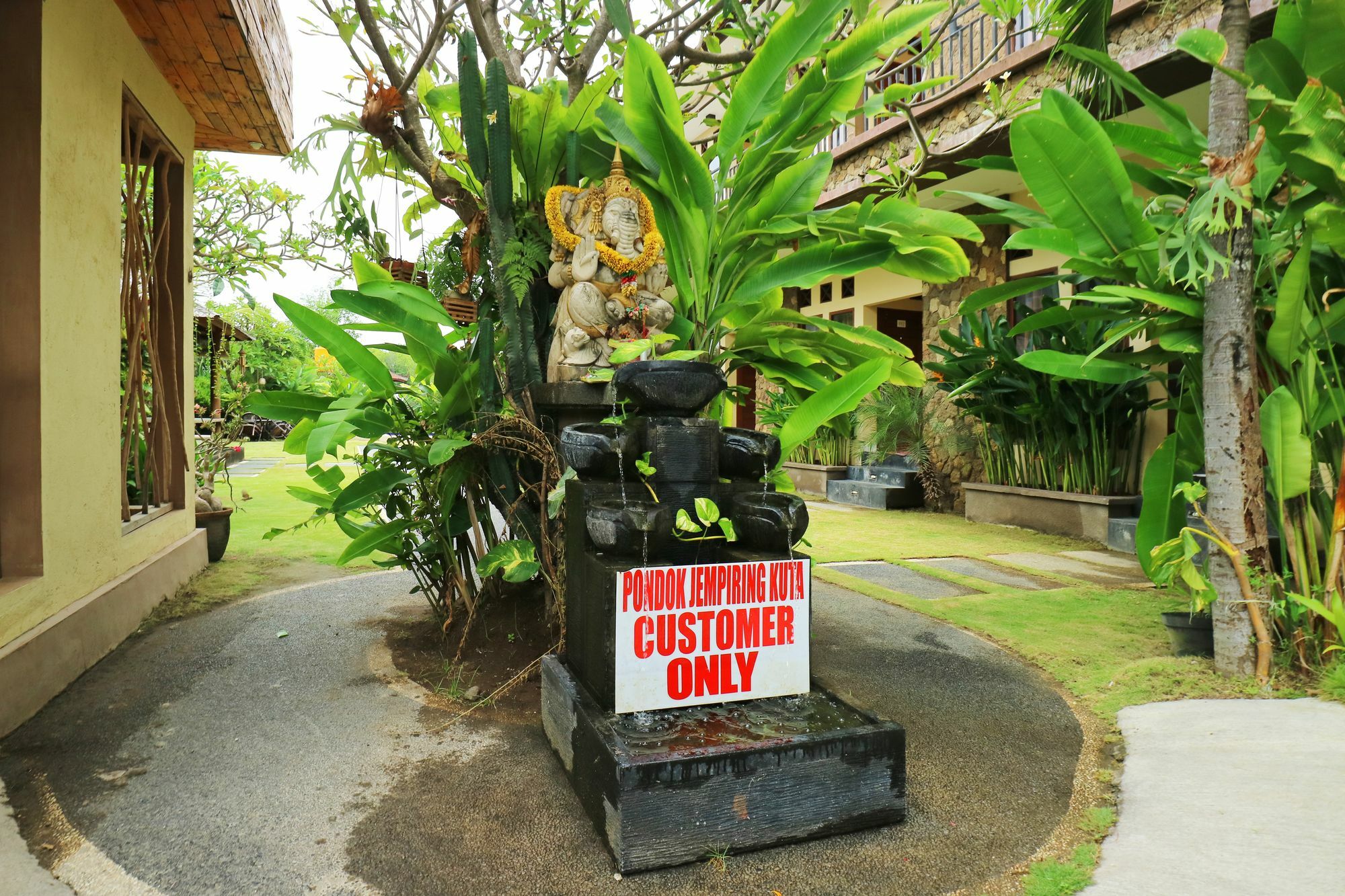 Pondok Jempiring Kuta Lombok Exterior foto